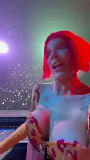 Halsey OnlyFans Leaked Free Thumbnail Picture - #5nb6QCPBK8