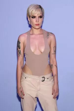 Halsey OnlyFans Leaked Free Thumbnail Picture - #8gJI2ZGBJ9