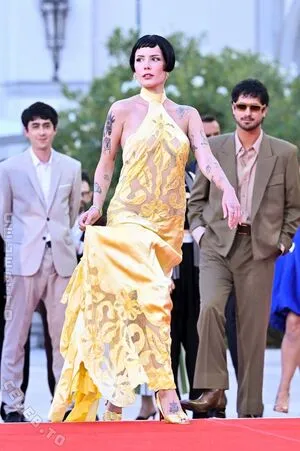 Halsey OnlyFans Leaked Free Thumbnail Picture - #AZA4lyw9rS