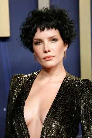 Halsey OnlyFans Leaked Free Thumbnail Picture - #AjwLKV8DrZ