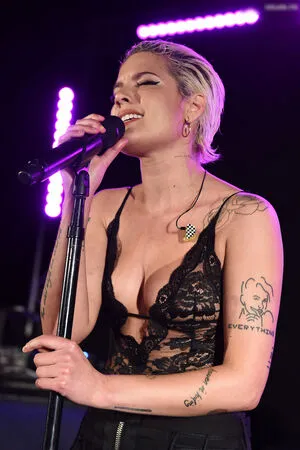 Halsey OnlyFans Leaked Free Thumbnail Picture - #BjdYHZLdaH