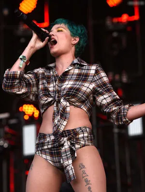 Halsey OnlyFans Leaked Free Thumbnail Picture - #CeNl5kAk0F