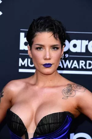 Halsey OnlyFans Leaked Free Thumbnail Picture - #KybhyQ2SlZ