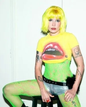 Halsey OnlyFans Leaked Free Thumbnail Picture - #NWGEdahUg2