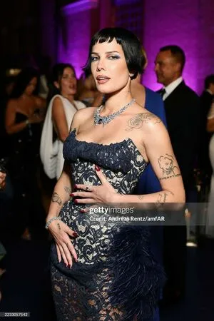 Halsey OnlyFans Leaked Free Thumbnail Picture - #QL3JlQPG3e