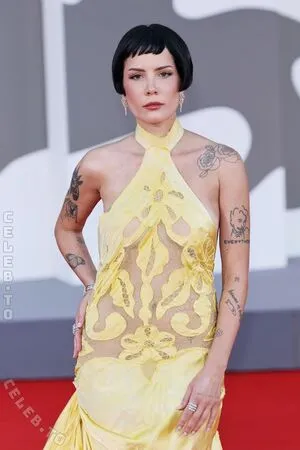 Halsey OnlyFans Leaked Free Thumbnail Picture - #SFTpfE2yh4