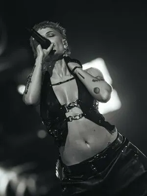Halsey OnlyFans Leaked Free Thumbnail Picture - #UEVIl9ZxAh