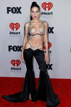 Halsey OnlyFans Leaked Free Thumbnail Picture - #YGbKDODmu3