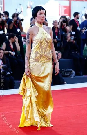 Halsey OnlyFans Leaked Free Thumbnail Picture - #ZpKcjNrEbk