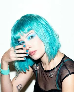 Halsey OnlyFans Leaked Free Thumbnail Picture - #aqBvlzsR29