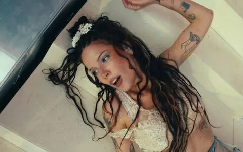 Halsey OnlyFans Leaked Free Thumbnail Picture - #fsGfBaUsiR