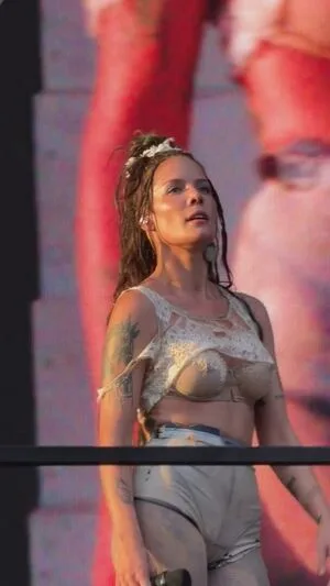 Halsey OnlyFans Leaked Free Thumbnail Picture - #j4lGQNYfXk