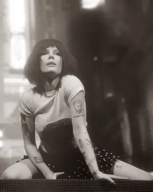 Halsey OnlyFans Leaked Free Thumbnail Picture - #ljcdZh3Bk9