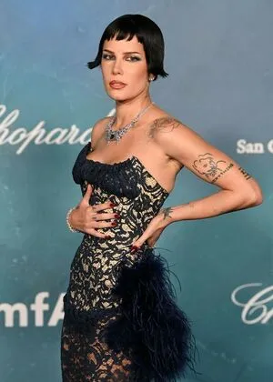 Halsey OnlyFans Leaked Free Thumbnail Picture - #mG3QjkroSb
