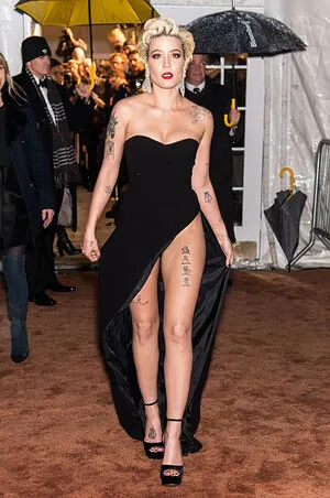Halsey OnlyFans Leaked Free Thumbnail Picture - #n5G2qkiqpX