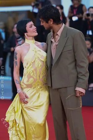 Halsey OnlyFans Leaked Free Thumbnail Picture - #nSETpz49ga