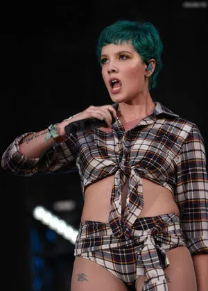 Halsey OnlyFans Leaked Free Thumbnail Picture - #uN4sP8jHbe