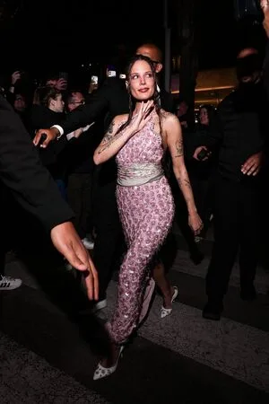 Halsey OnlyFans Leaked Free Thumbnail Picture - #x5AJBnkCYT