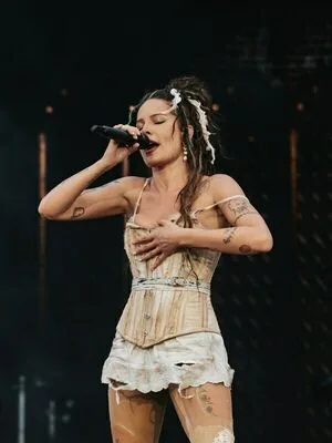 Halsey OnlyFans Leaked Free Thumbnail Picture - #x6dP1N7123
