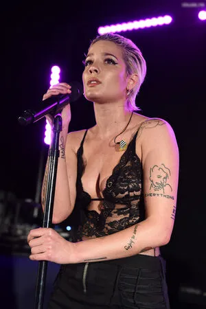 Halsey OnlyFans Leaked Free Thumbnail Picture - #yYgHb6VBCA