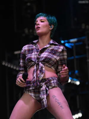 Halsey OnlyFans Leaked Free Thumbnail Picture - #zoXmUBVoAv