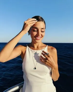 Hande Ercel OnlyFans Leaked Free Thumbnail Picture - #23pxLl3cZO