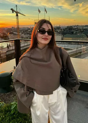 Hande Ercel OnlyFans Leaked Free Thumbnail Picture - #2rLvFUjv20