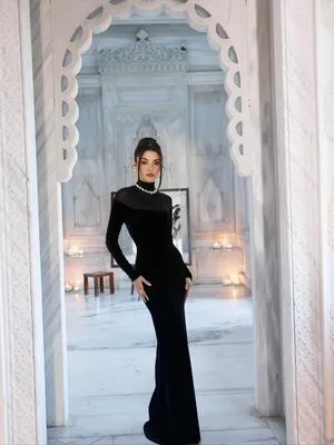 Hande Ercel OnlyFans Leaked Free Thumbnail Picture - #LJMxgOEFh9