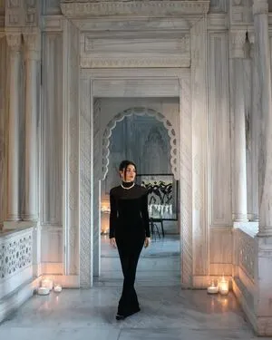 Hande Ercel OnlyFans Leaked Free Thumbnail Picture - #TJEFNHLtX7