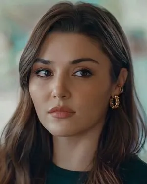 Hande Ercel OnlyFans Leaked Free Thumbnail Picture - #TnS7CR90dd