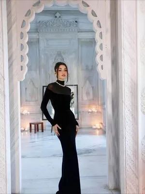 Hande Ercel OnlyFans Leaked Free Thumbnail Picture - #X5iJoJ6nxN