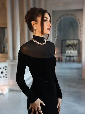 Hande Ercel OnlyFans Leaked Free Thumbnail Picture - #jpSNrrPpPM