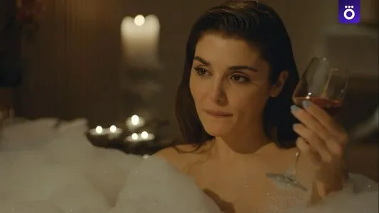 Hande Erel OnlyFans Leaked Free Thumbnail Picture - #JqZYU8G9Z6