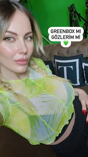 Hande Sarioglu OnlyFans Leaked Free Thumbnail Picture - #uZ3yokgpUp