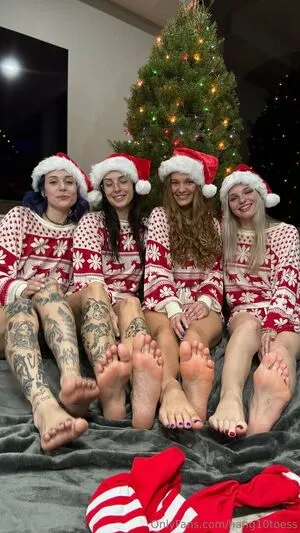 Hang10toess OnlyFans Leaked Free Thumbnail Picture - #OeoVzifUw9