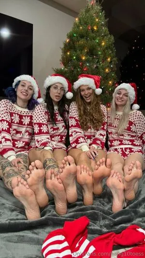 Hang10toess OnlyFans Leaked Free Thumbnail Picture - #iv95ATamA6