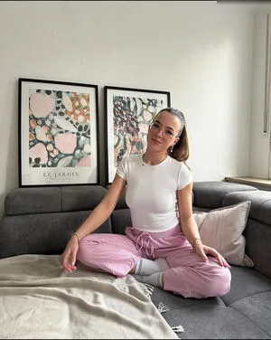 Hannah Cauko OnlyFans Leaked Free Thumbnail Picture - #4mBWWzZ8um