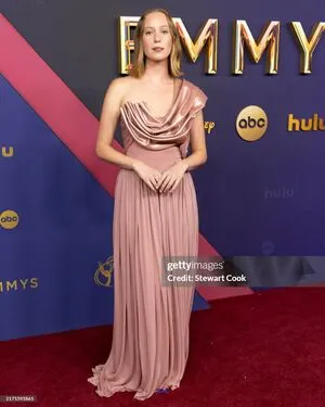 Hannah Einbinder OnlyFans Leaked Free Thumbnail Picture - #RX4053O4rW