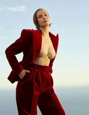 Hannah Einbinder OnlyFans Leaked Free Thumbnail Picture - #pxkgKebfmb