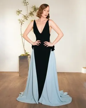 Hannah Einbinder OnlyFans Leaked Free Thumbnail Picture - #vFqFjSW8W6