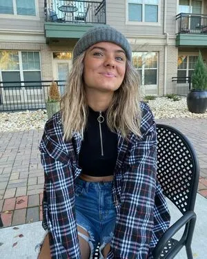 Hannah Schlenker OnlyFans Leaked Free Thumbnail Picture - #KWi3ddYd3A