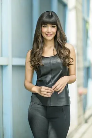 Hannah Simone OnlyFans Leaked Free Thumbnail Picture - #5PkulzwmEh
