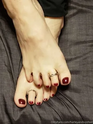 Harleyandivysfeet OnlyFans Leaked Free Thumbnail Picture - #LJ5ylXnnQL