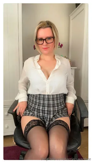 Harrietswanfree OnlyFans Leaked Free Thumbnail Picture - #3pV0x9YIRK