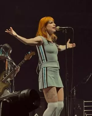 Hayley Williams OnlyFans Leaked Free Thumbnail Picture - #7WXO7bQvO1
