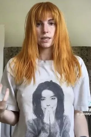 Hayley Williams OnlyFans Leaked Free Thumbnail Picture - #FpDpS75X88
