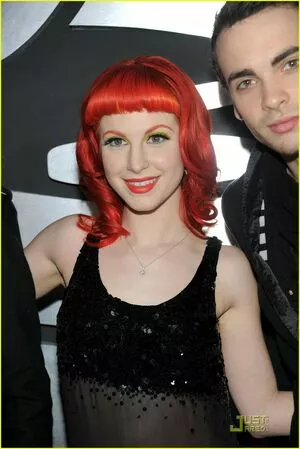 Hayley Williams OnlyFans Leaked Free Thumbnail Picture - #KnMHNEBypG