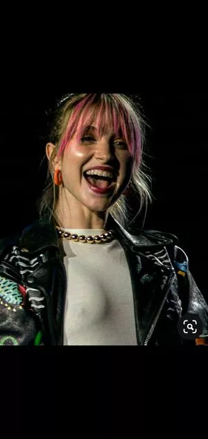 Hayley Williams OnlyFans Leaked Free Thumbnail Picture - #s5BBYjp4q1