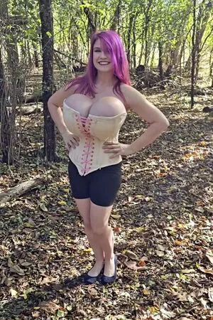 Heidi Corinne OnlyFans Leaked Free Thumbnail Picture - #UHPYDo4A61