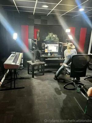 Hellcatblondie OnlyFans Leaked Free Thumbnail Picture - #J5u1KA6qtx